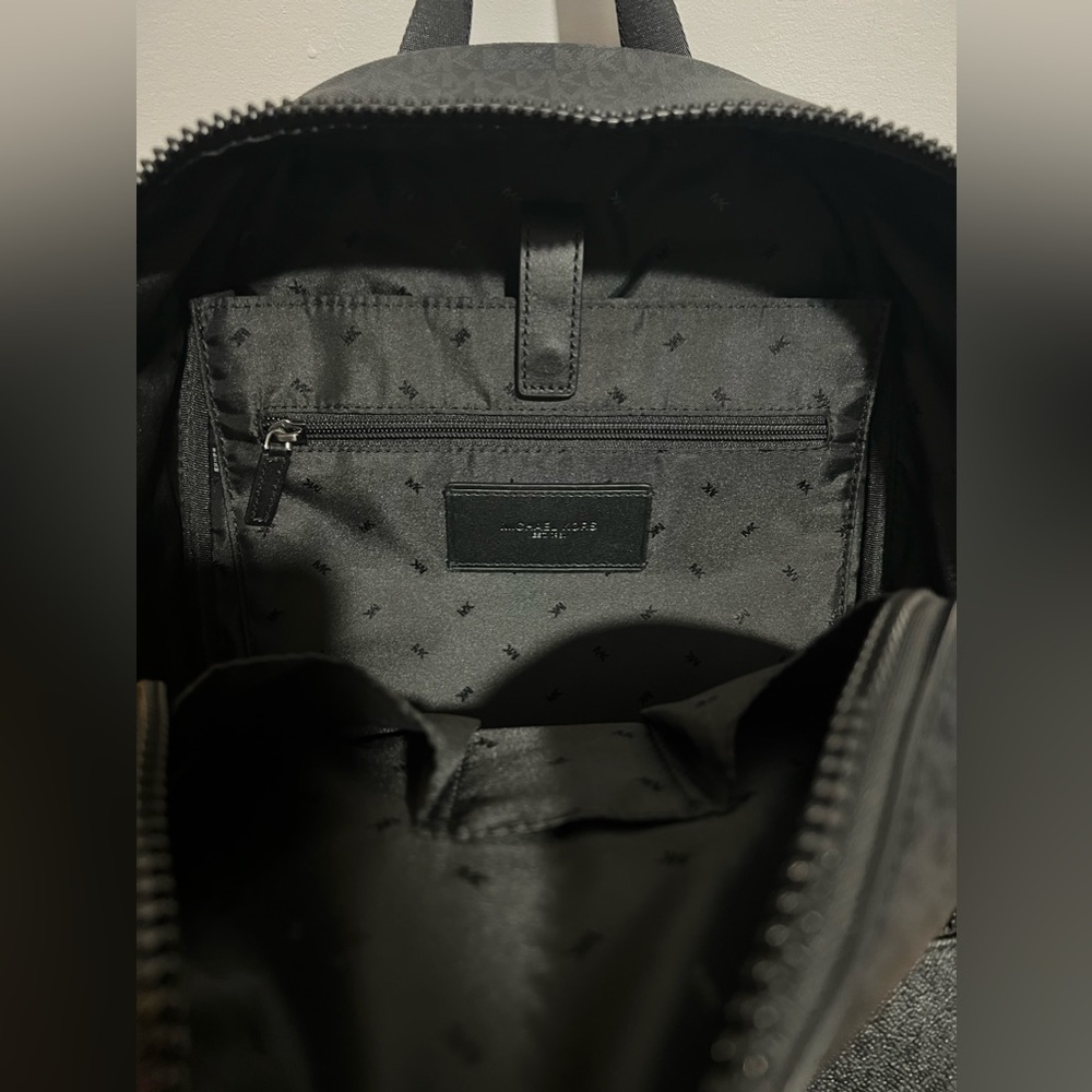 Michael Kors Men’s 16” backpack - Picture 4 of 6